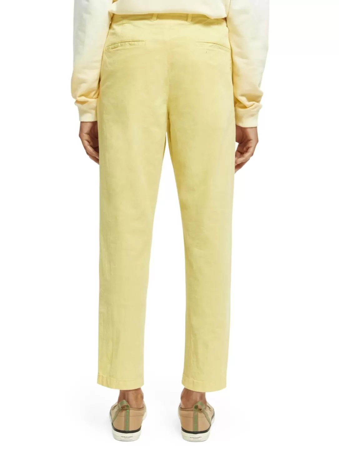 Scotch and Soda The Drift Regular Tapered-Fit Corduroy Chino Daffodil Hot